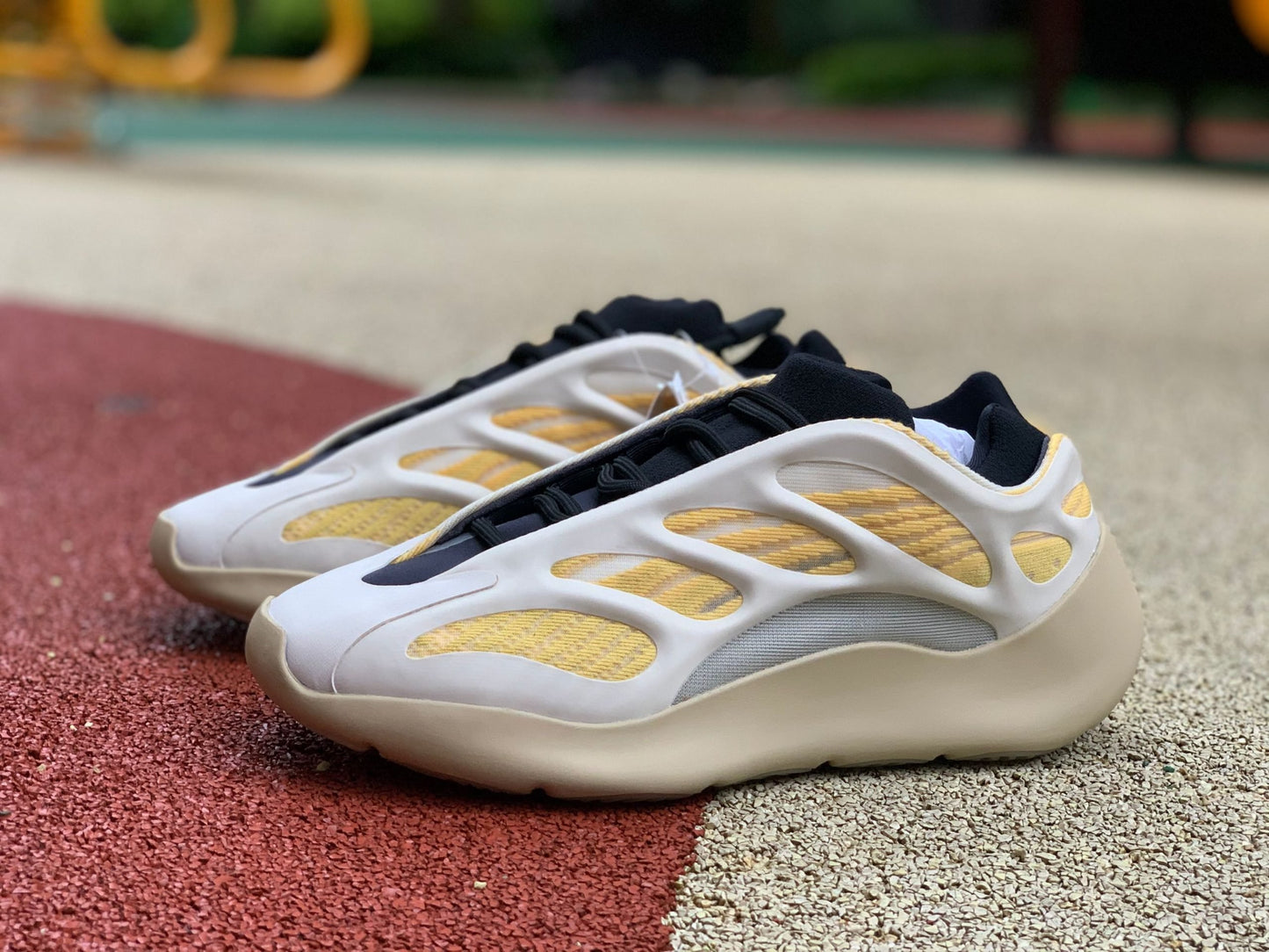 Yeezy 700 V3 ‘Safflower’