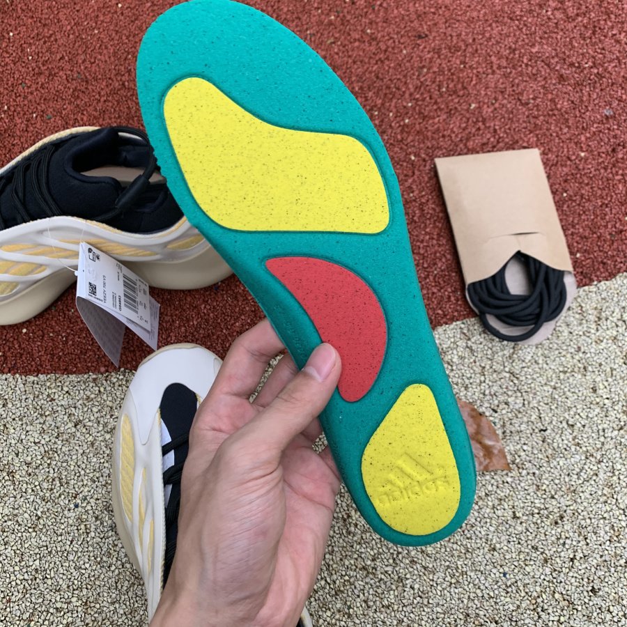Yeezy 700 V3 ‘Safflower’