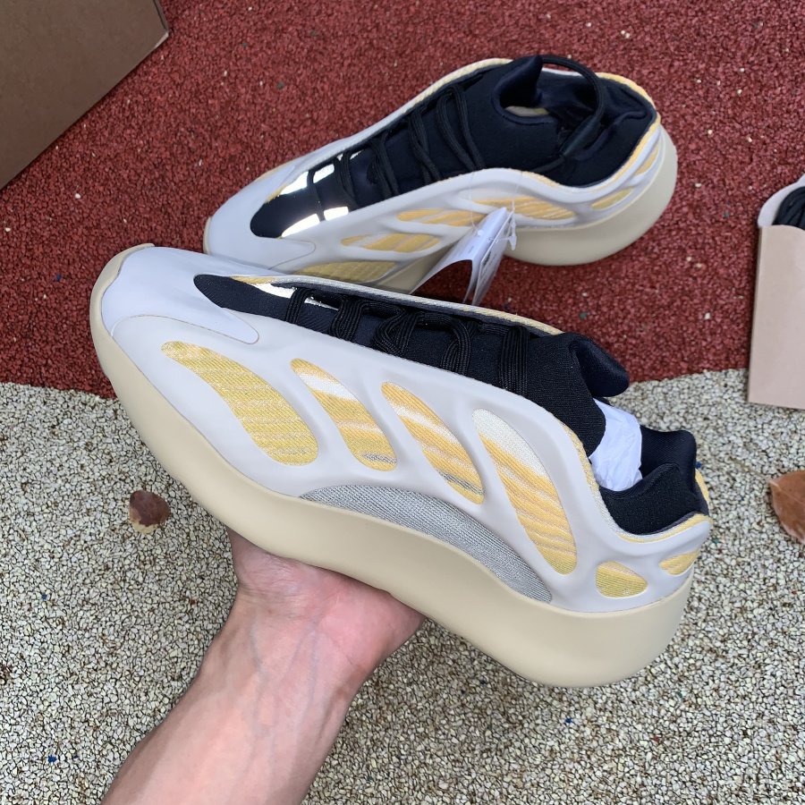 Yeezy 700 V3 ‘Safflower’