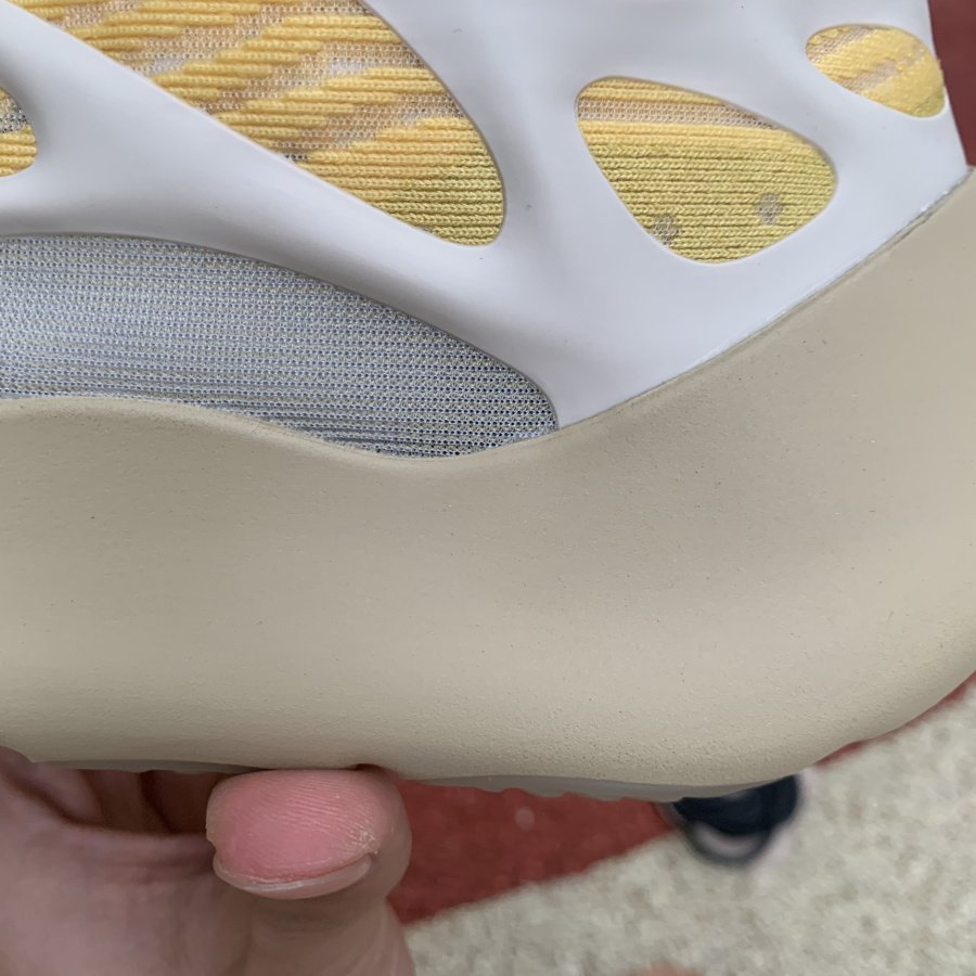 Yeezy 700 V3 ‘Safflower’