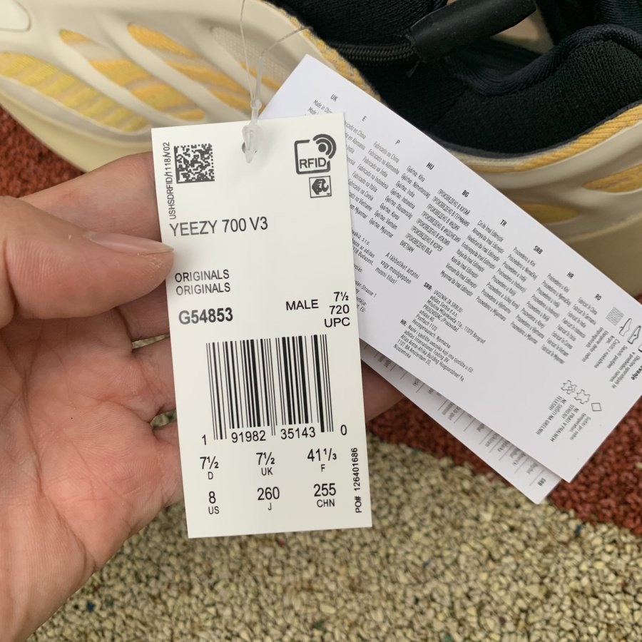 Yeezy 700 V3 ‘Safflower’