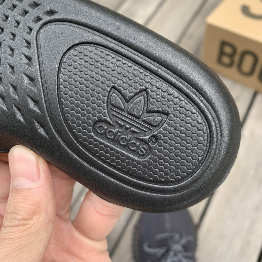 Yeezy Boost 350 V2 ‘Black Reflective’