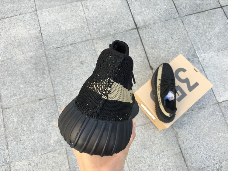 Yeezy Boost 350 V2 ‘Oreo’