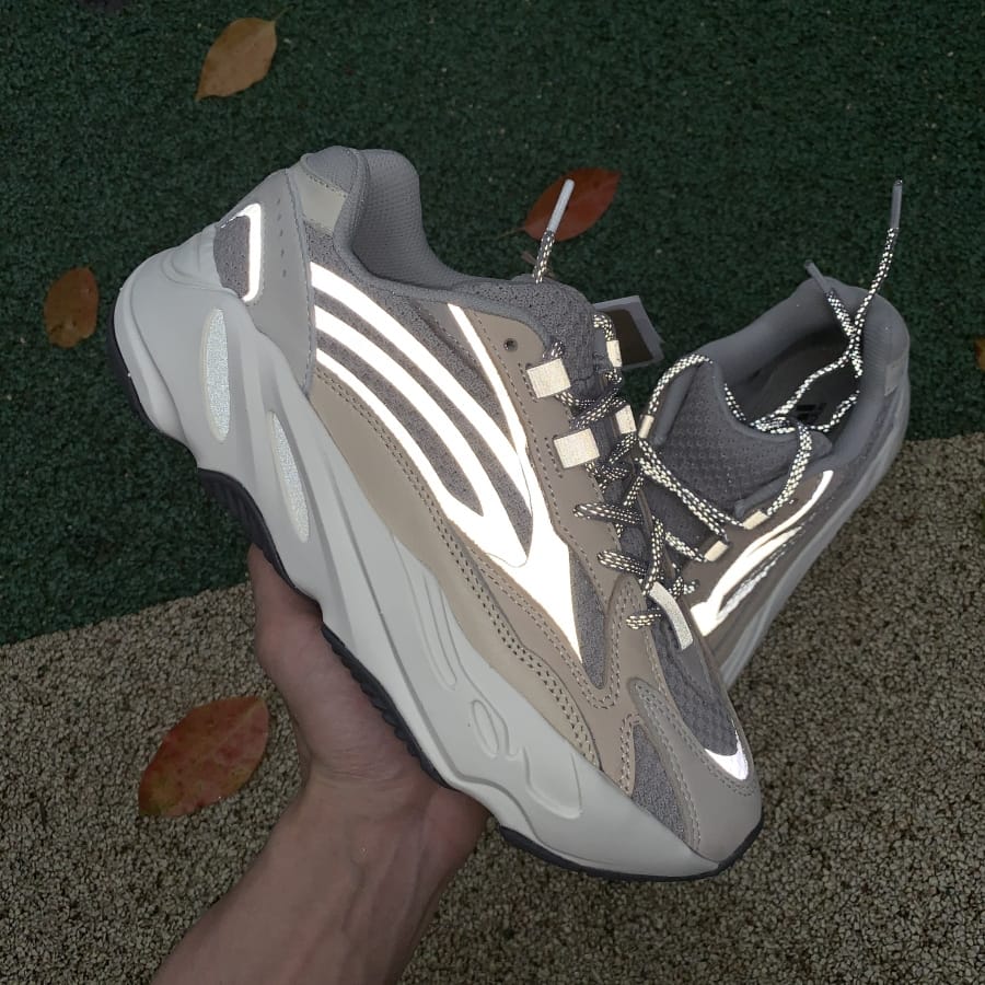 Yeezy Boost 700 V2 ‘Cream’