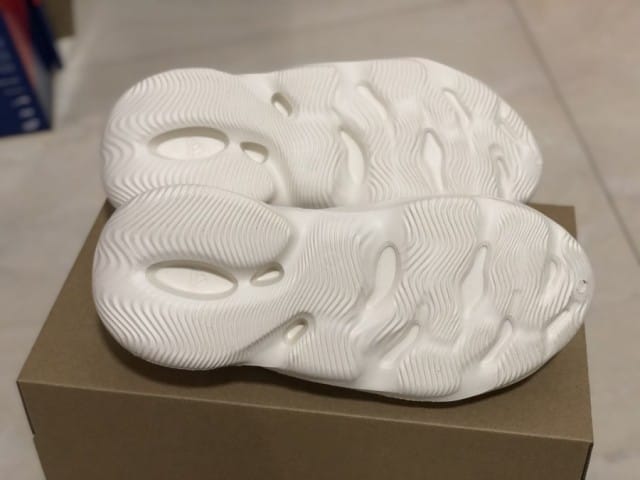 adidas Yeezy Foam RNNR Stone Sage