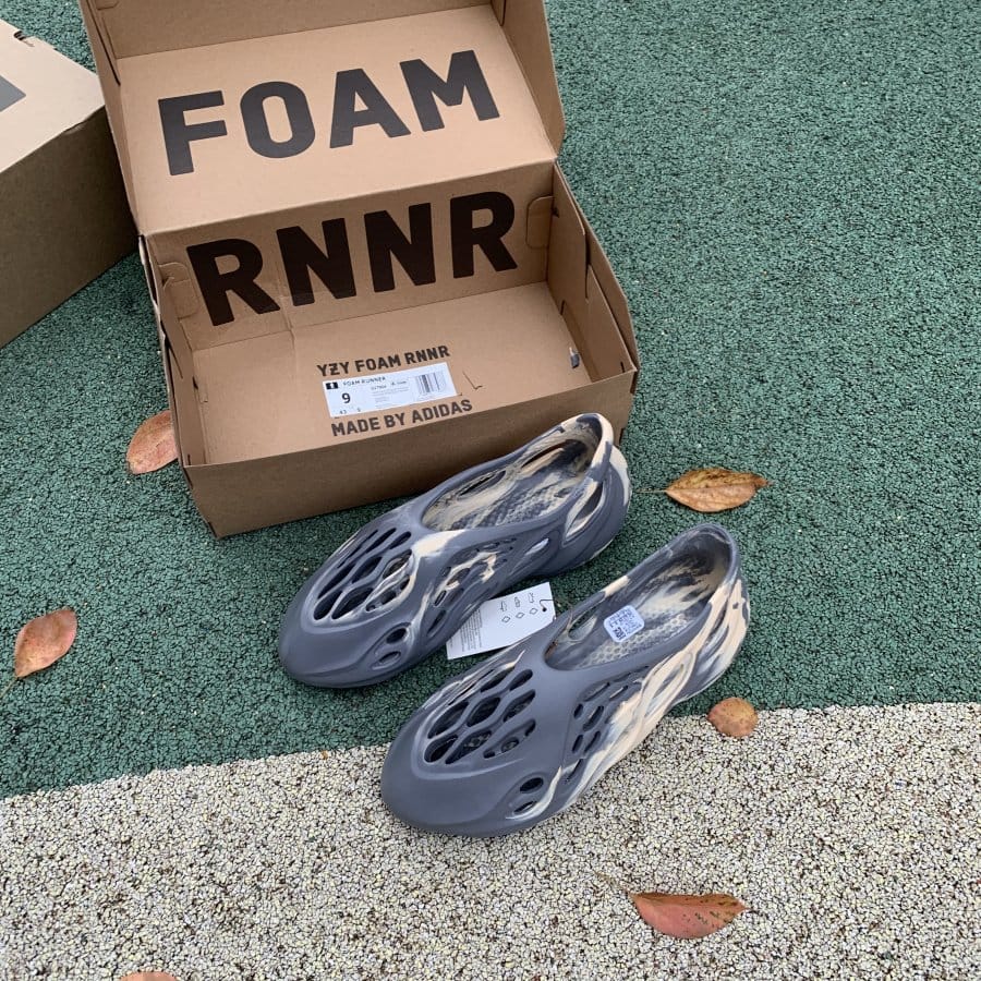 Yeezy Foam Runner ‘MXT Moon Grey’