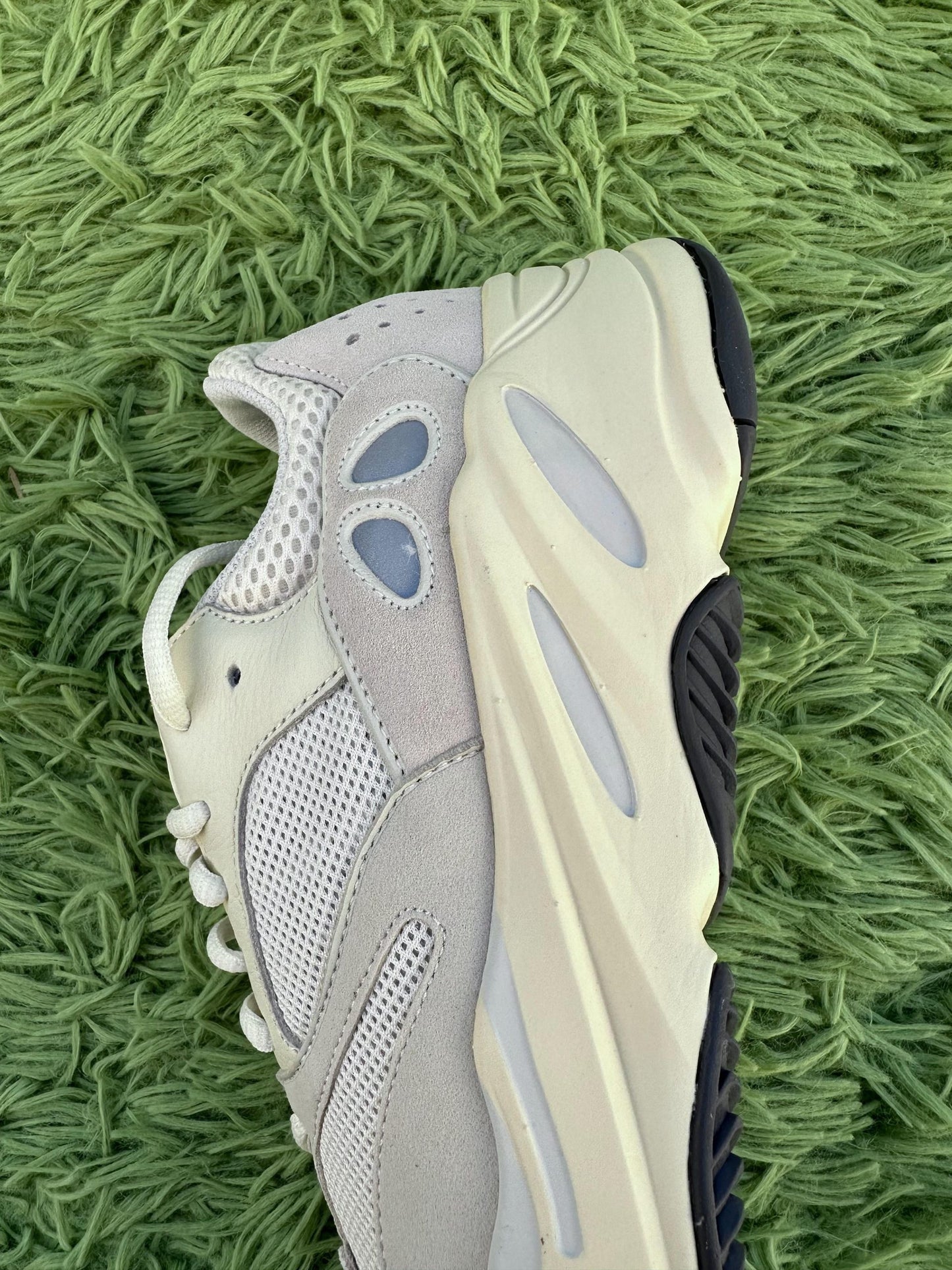 Yeezy Boost 700 ‘Analog’