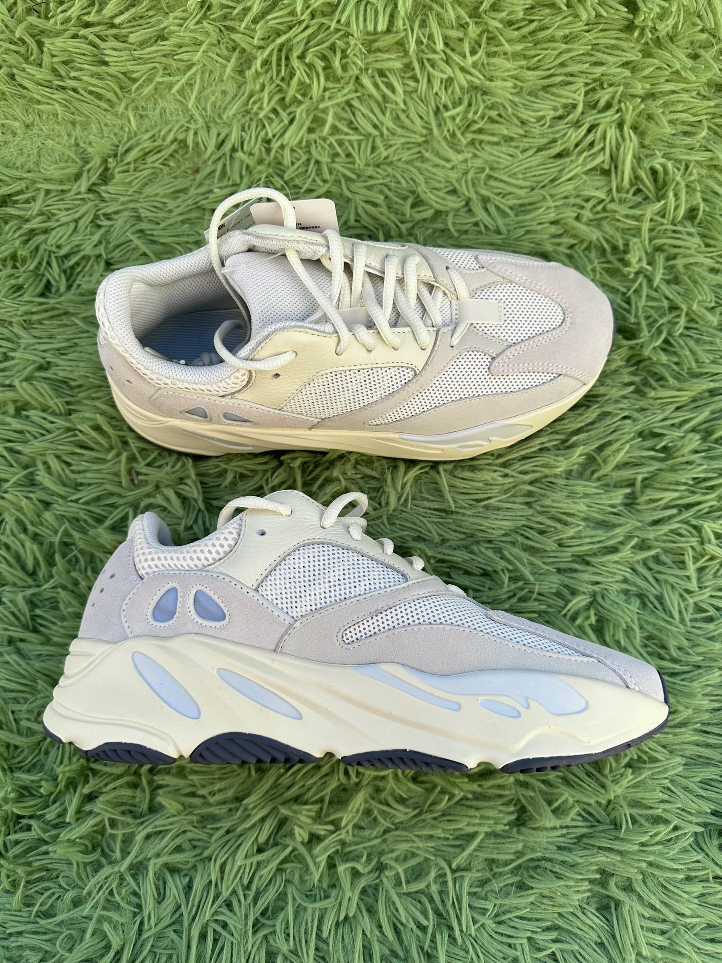 Yeezy Boost 700 ‘Analog’