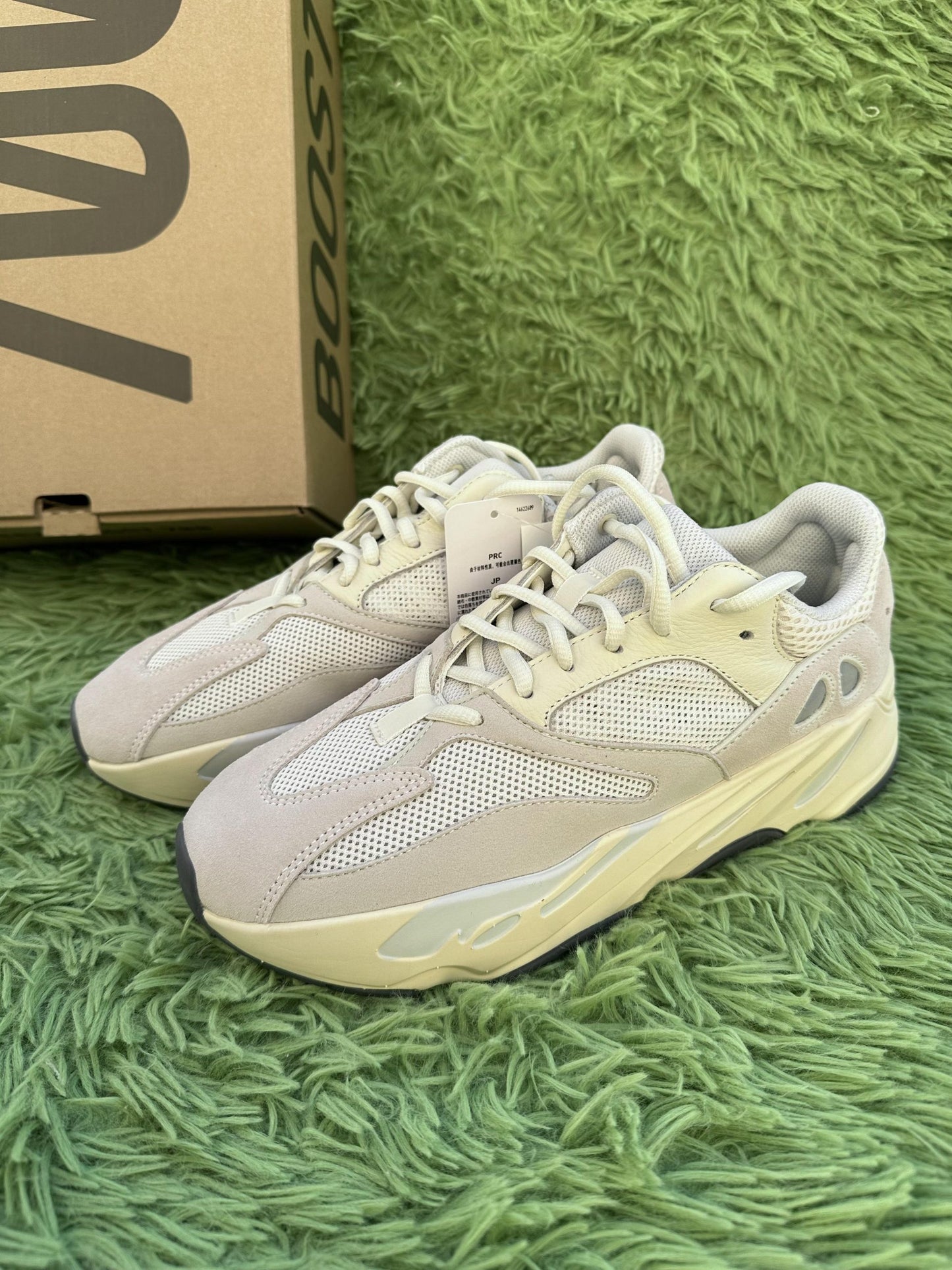 Yeezy Boost 700 ‘Analog’