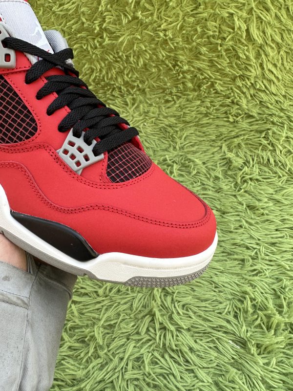 Air Jordan 4 Toro Bravo