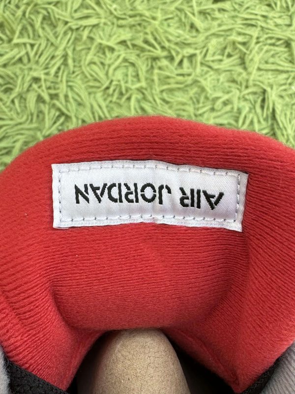 Air Jordan 4 Bred 2019