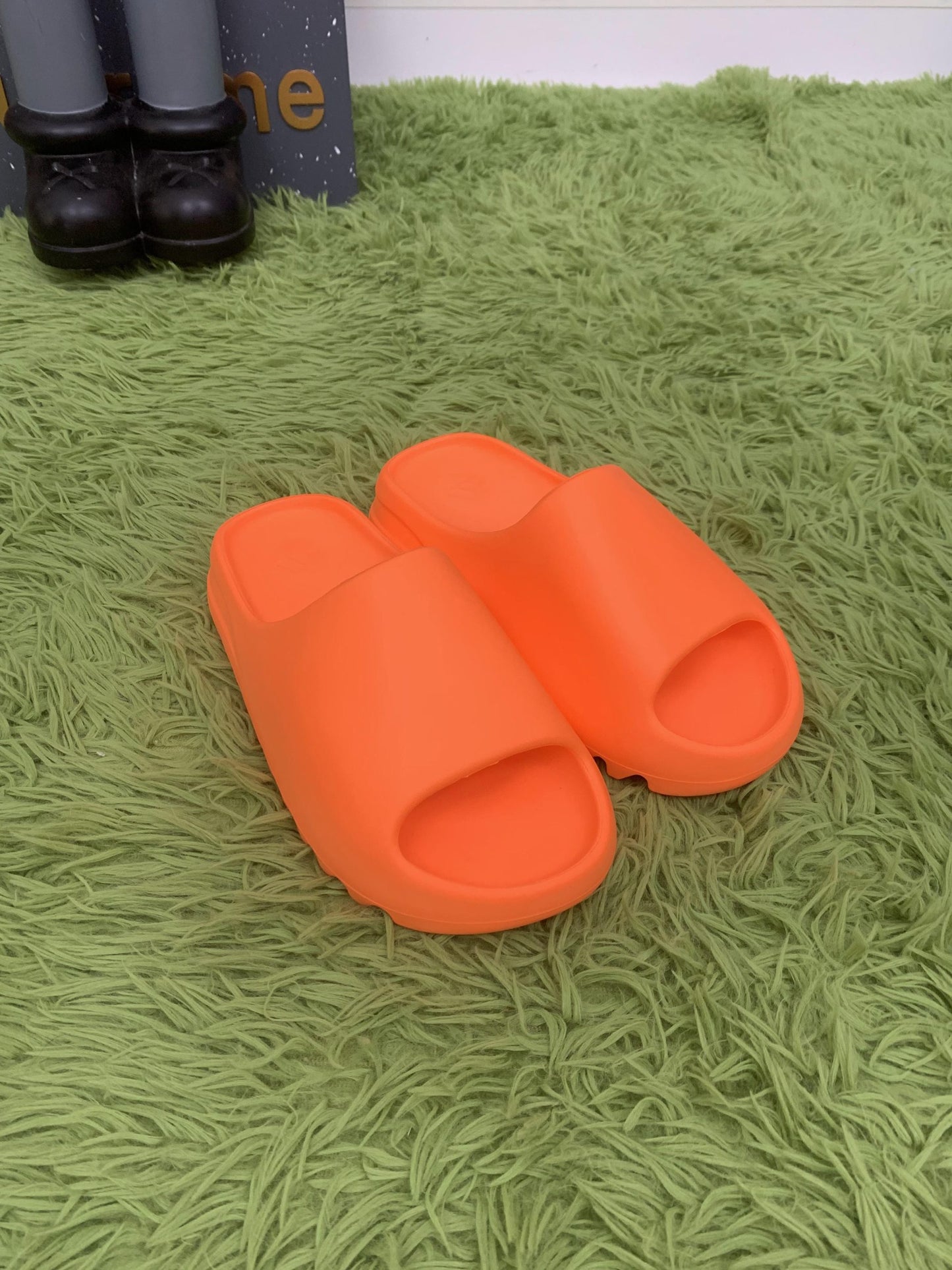 Yeezy Slides ‘Enflame Orange’