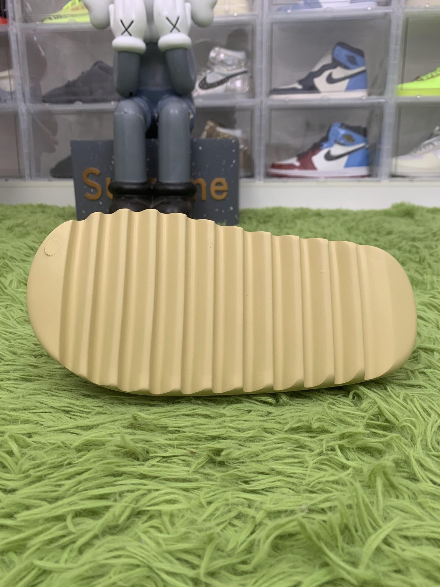 Yeezy Slides ‘Desert Sand’