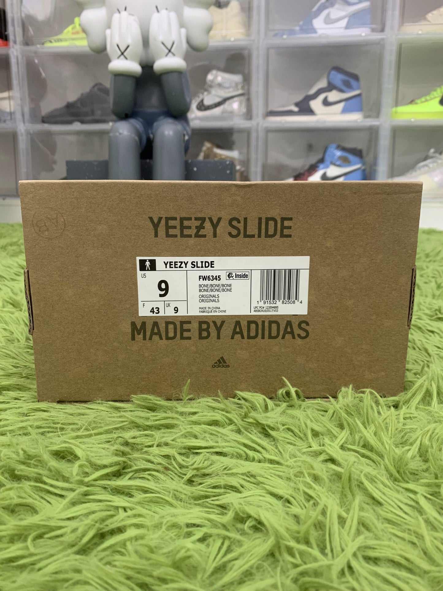 Yeezy Slides ‘Bone’