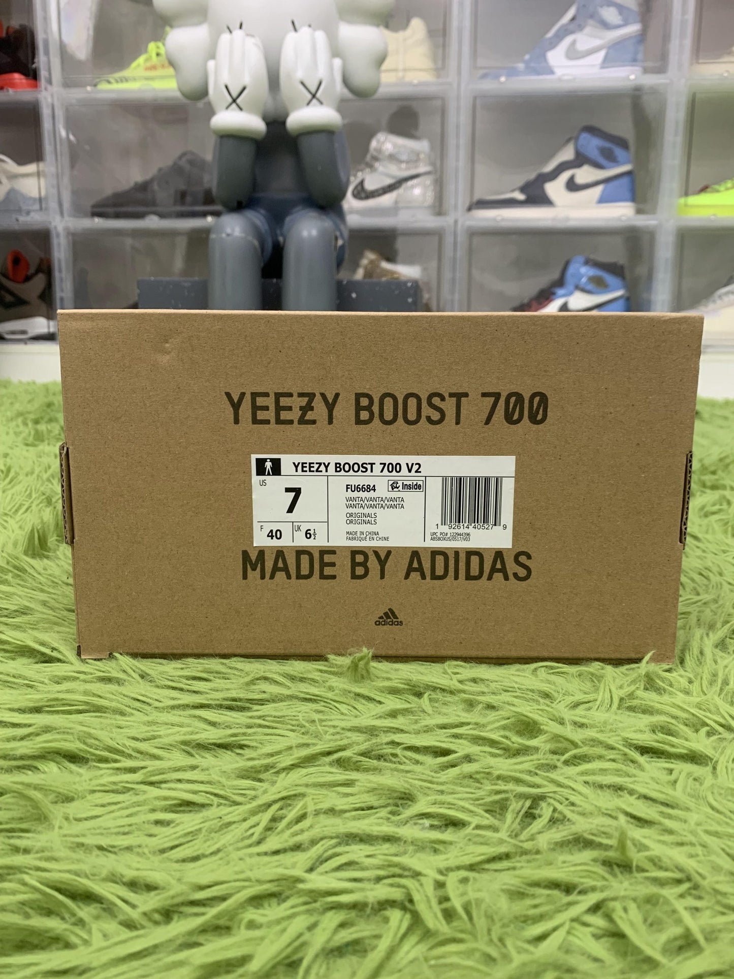 Yeezy Boost 700 V2 ‘Vanta’