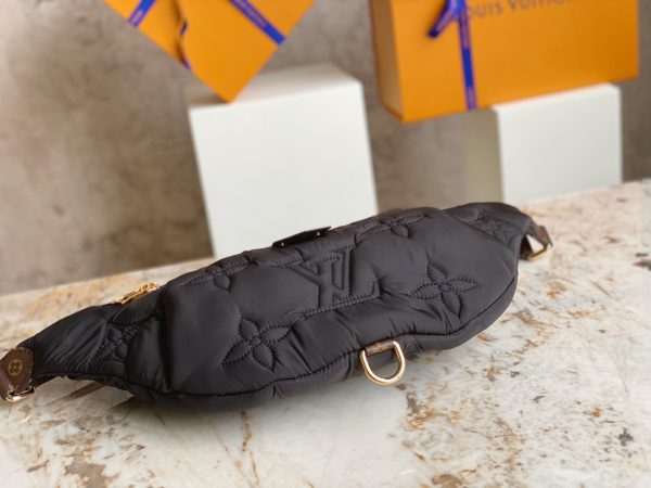 chest bag crossbody bag LV