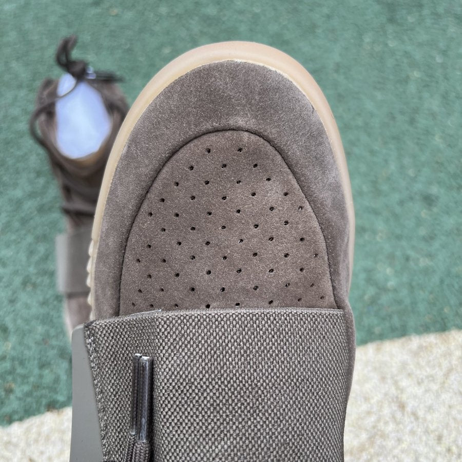 adidas Yeezy Boost 750 Light Brown Gum (Chocolate)