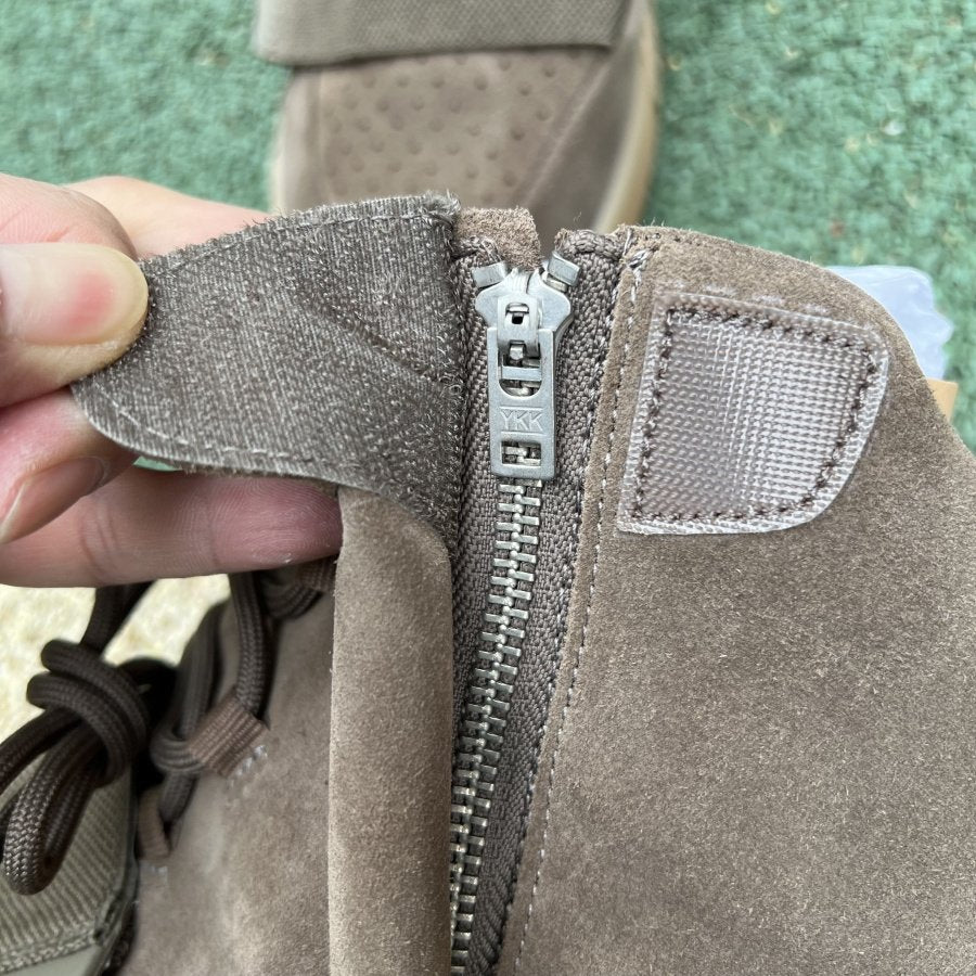 adidas Yeezy Boost 750 Light Brown Gum (Chocolate)