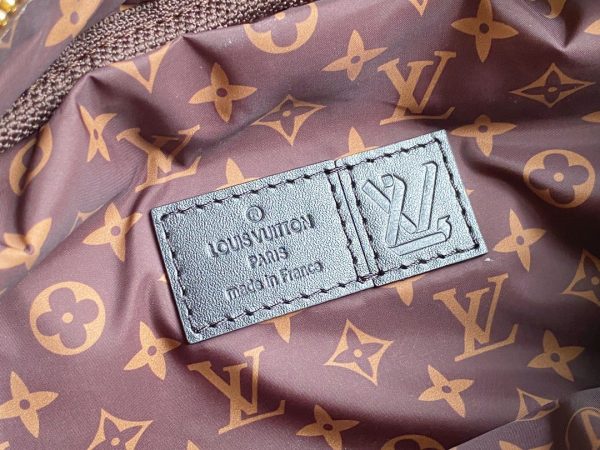 chest bag crossbody bag LV