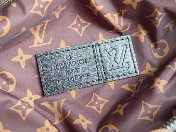 chest bag crossbody bag LV