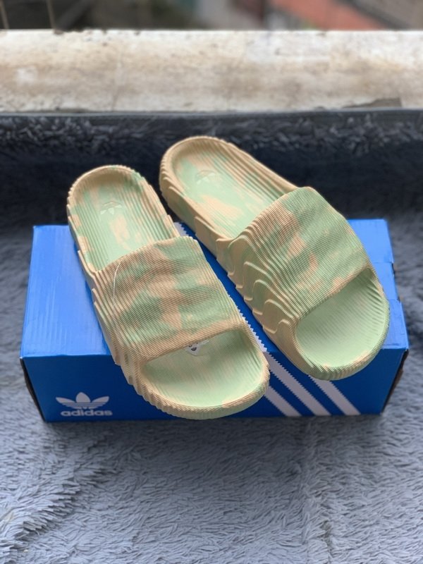 adidas originals Adilette 22 Slides Magic Lime Desert Sand