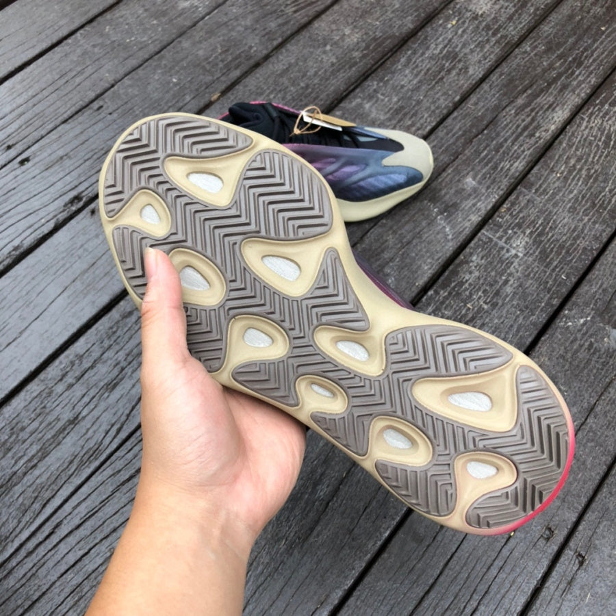 adidas Yeezy 700 V3 Fade Carbon