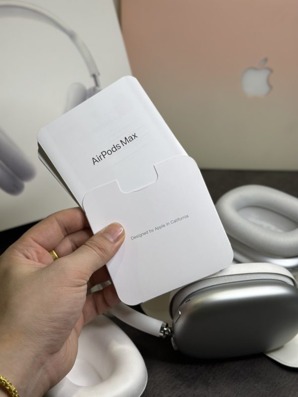 Apple AirPods Max Over-Ear Headphones Light Green