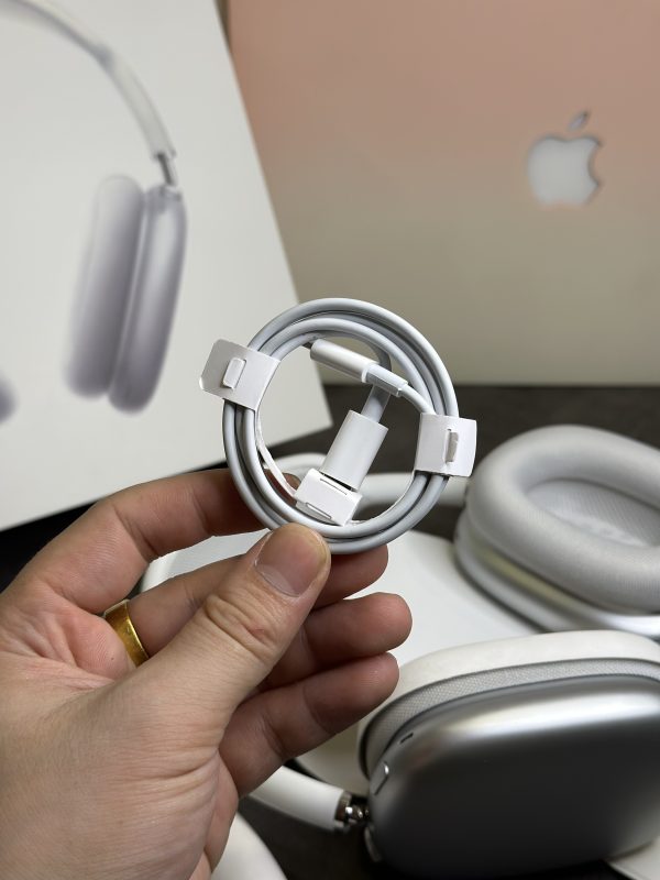 Apple AirPods Max Over-Ear Headphones Light Green