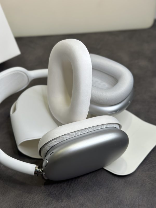 Apple AirPods Max Over-Ear Headphones Light Green