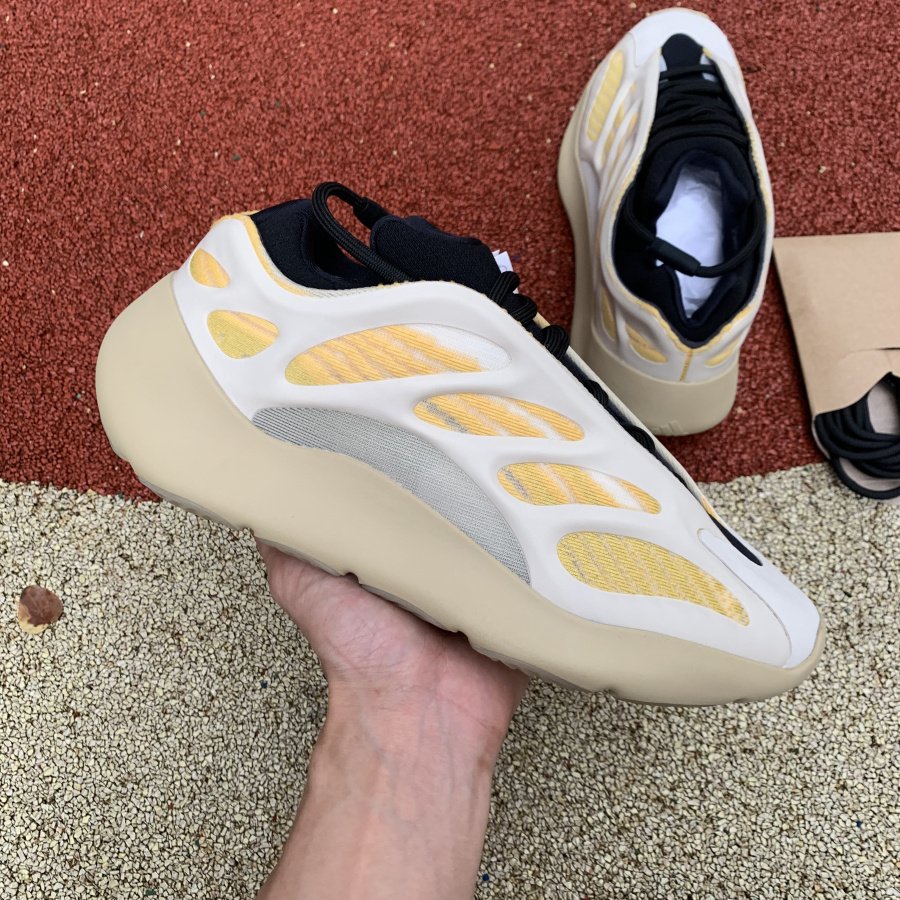 Yeezy 700 V3 ‘Safflower’