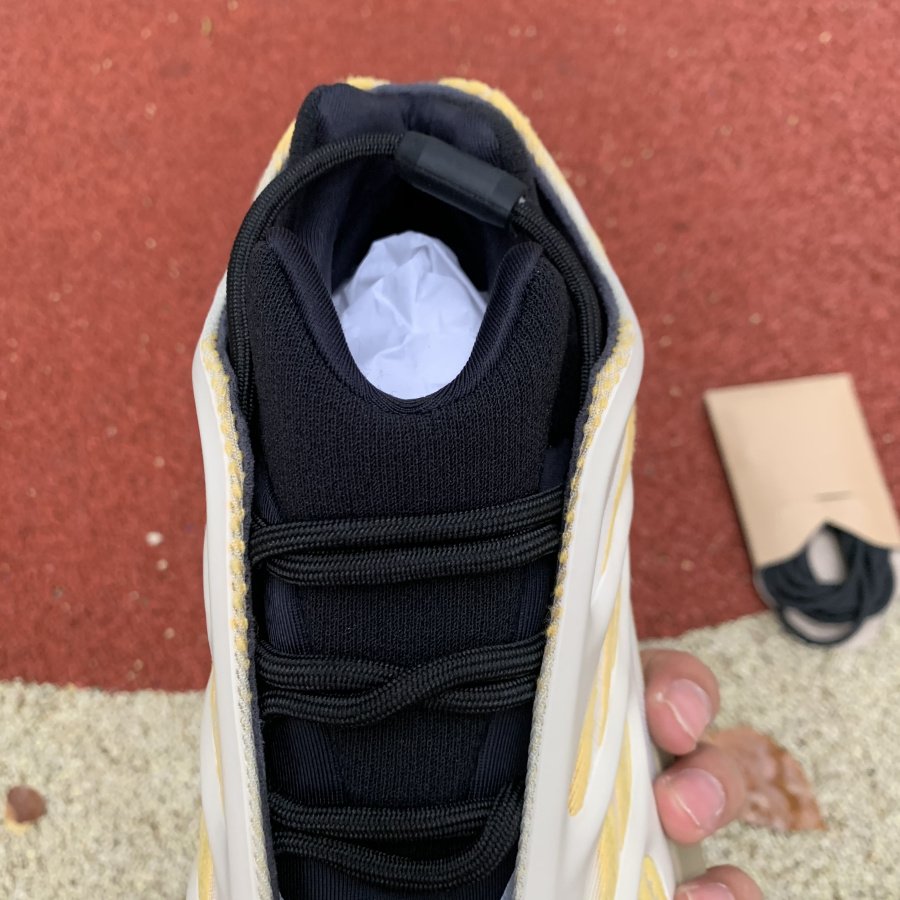 Yeezy 700 V3 ‘Safflower’