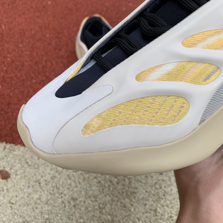 Yeezy 700 V3 ‘Safflower’