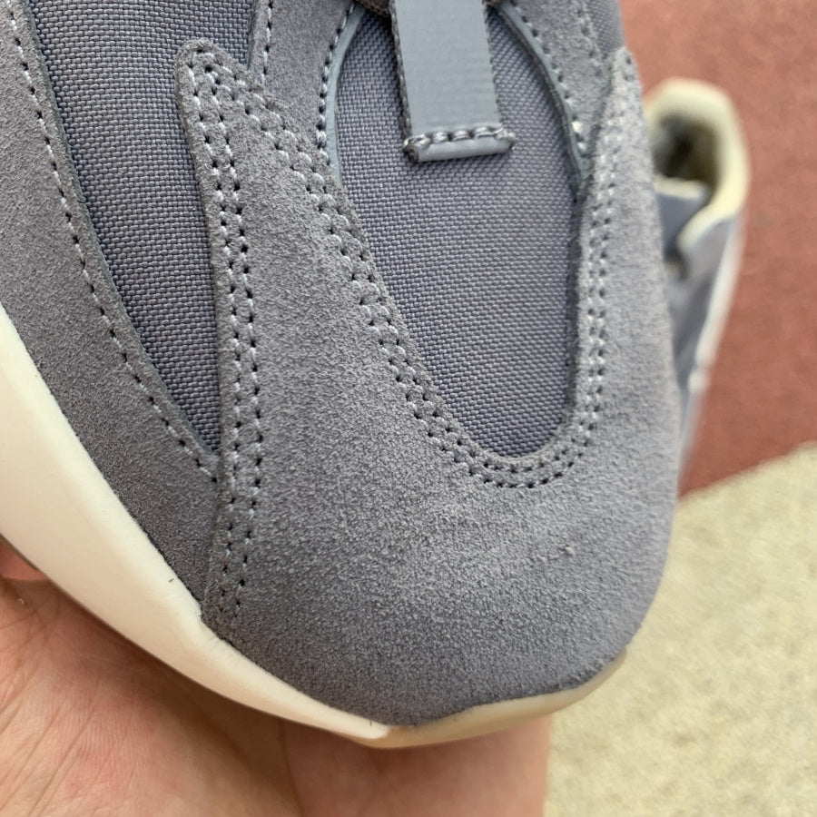 Yeezy Boost 700 ‘Magnet’