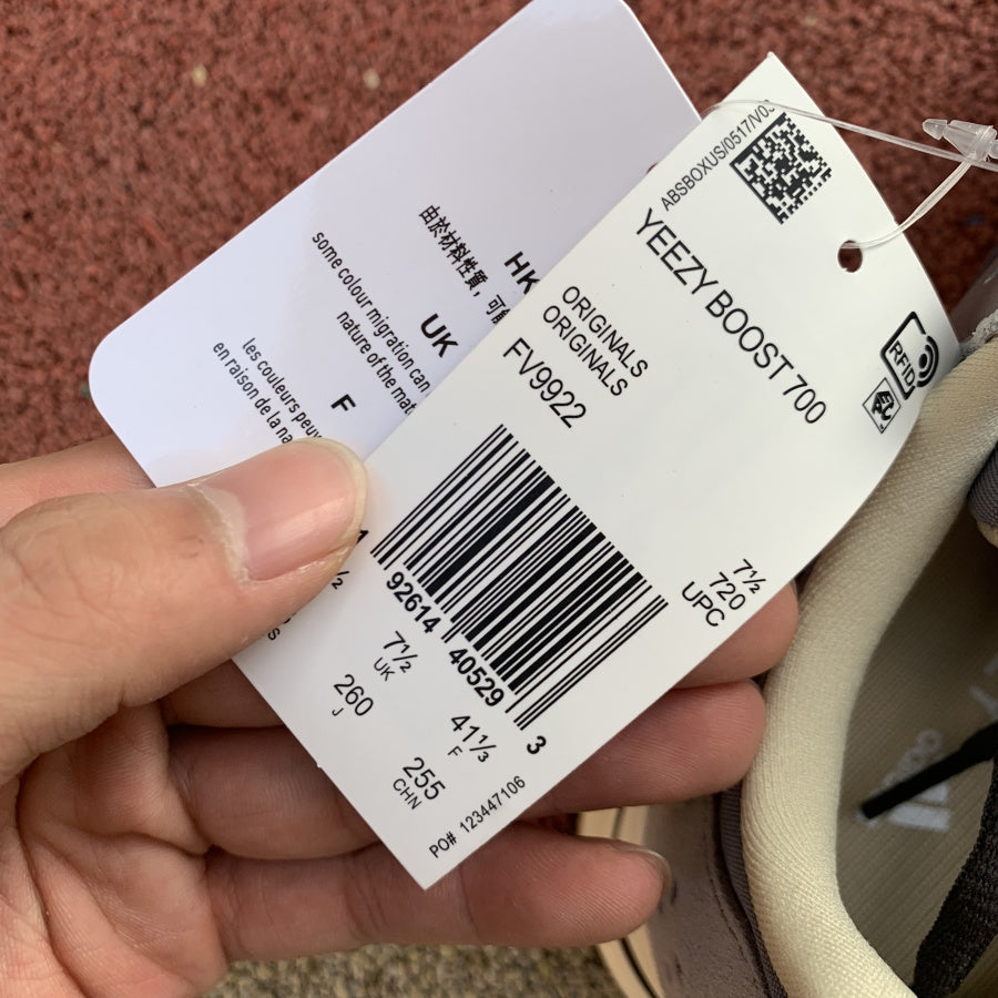Yeezy Boost 700 ‘Magnet’