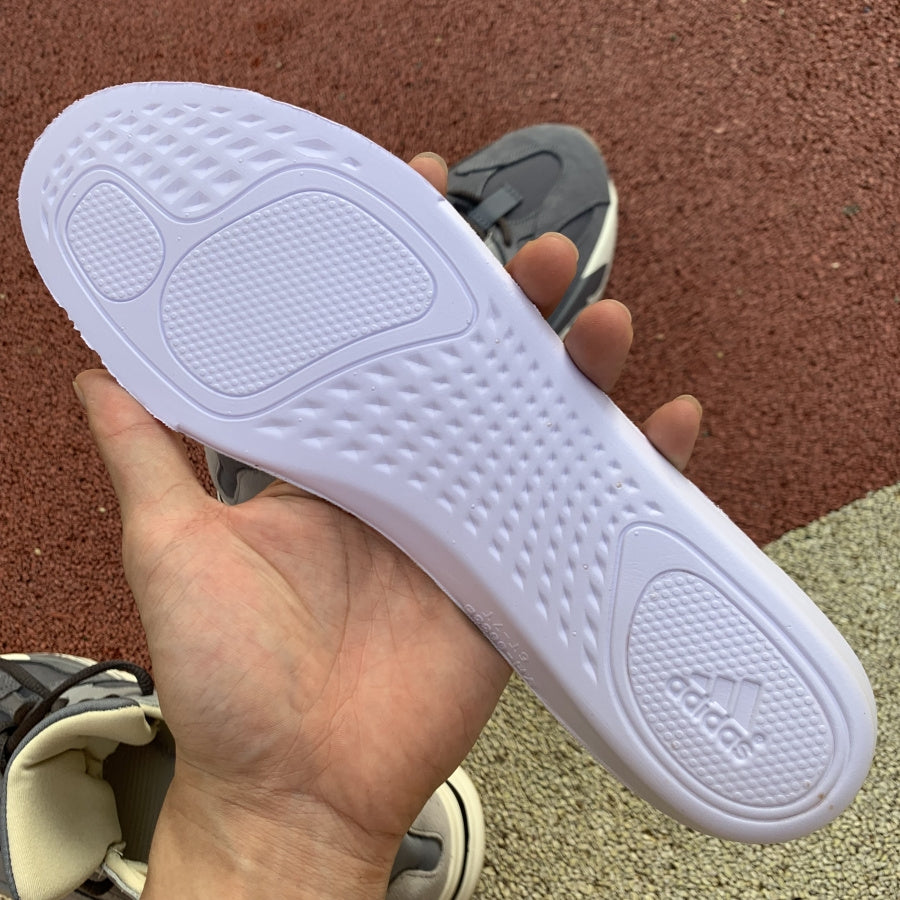 Yeezy Boost 700 ‘Magnet’