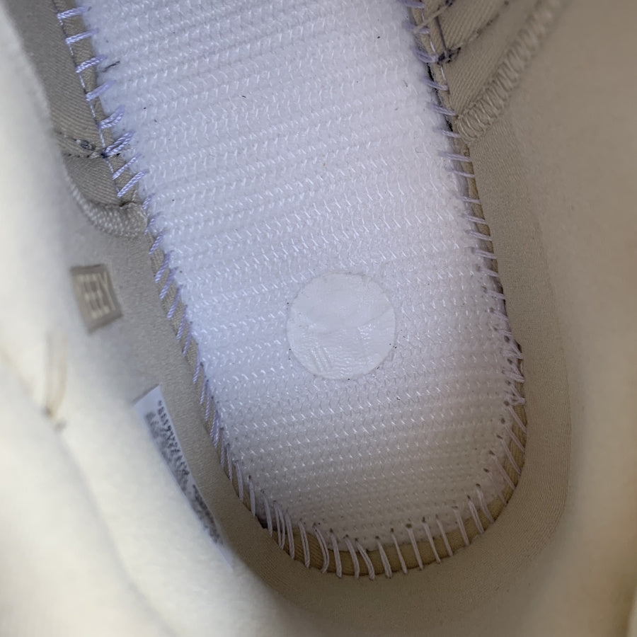 Yeezy Boost 700 ‘Magnet’