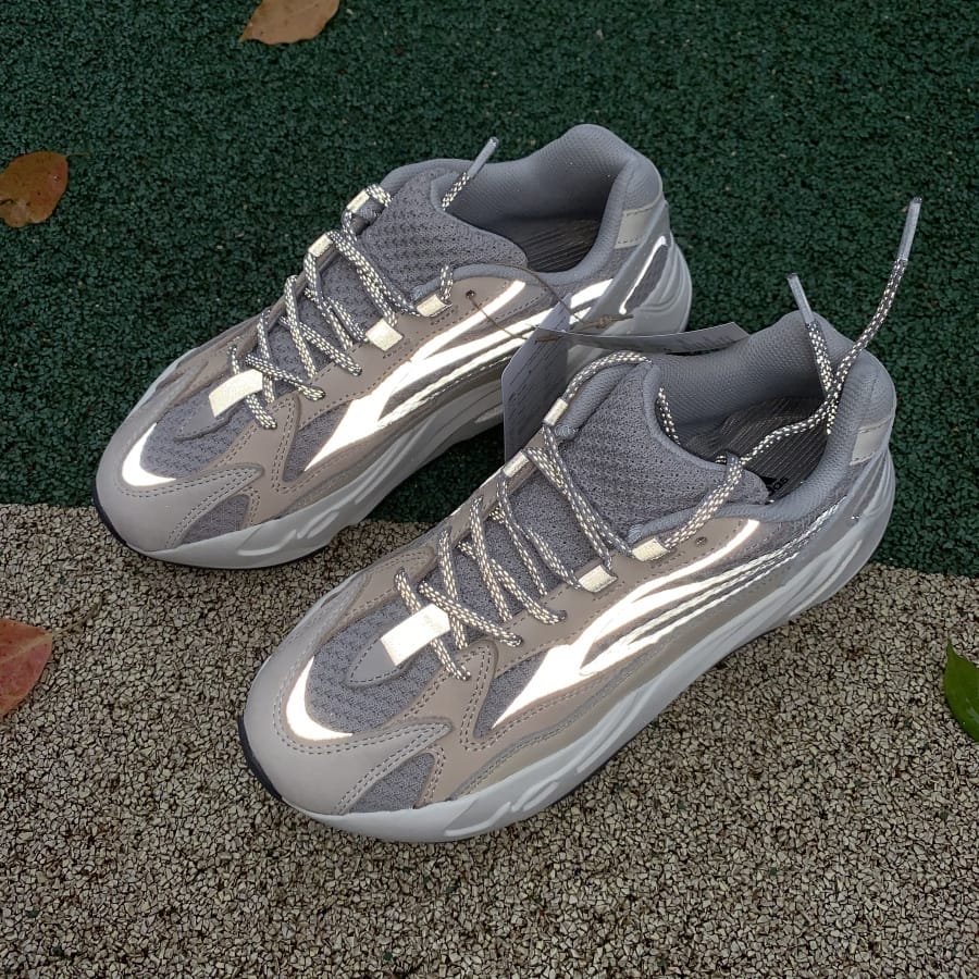 Yeezy Boost 700 V2 ‘Cream’