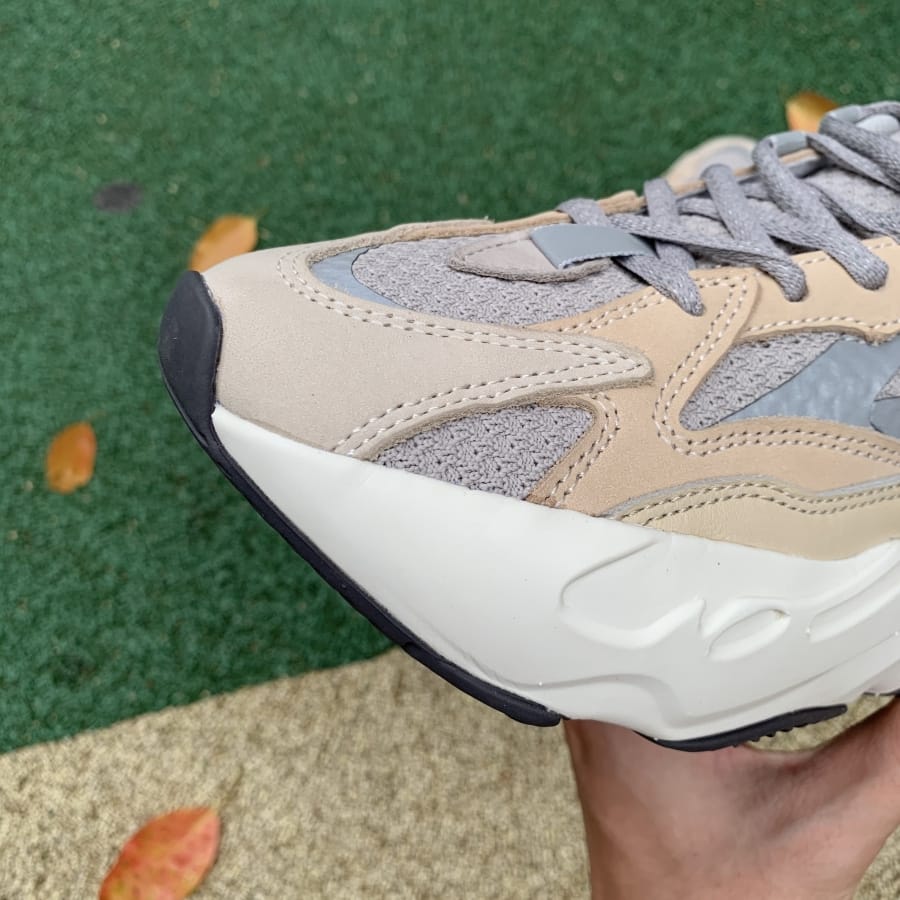 Yeezy Boost 700 V2 ‘Cream’