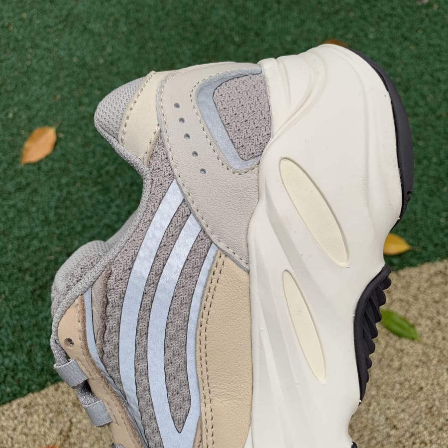 Yeezy Boost 700 V2 ‘Cream’