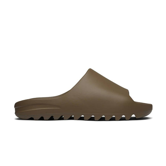 Yeezy Slides ‘Earth Brown’