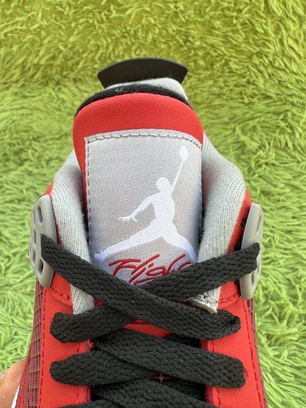 Air Jordan 4 Toro Bravo