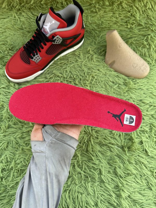 Air Jordan 4 Toro Bravo