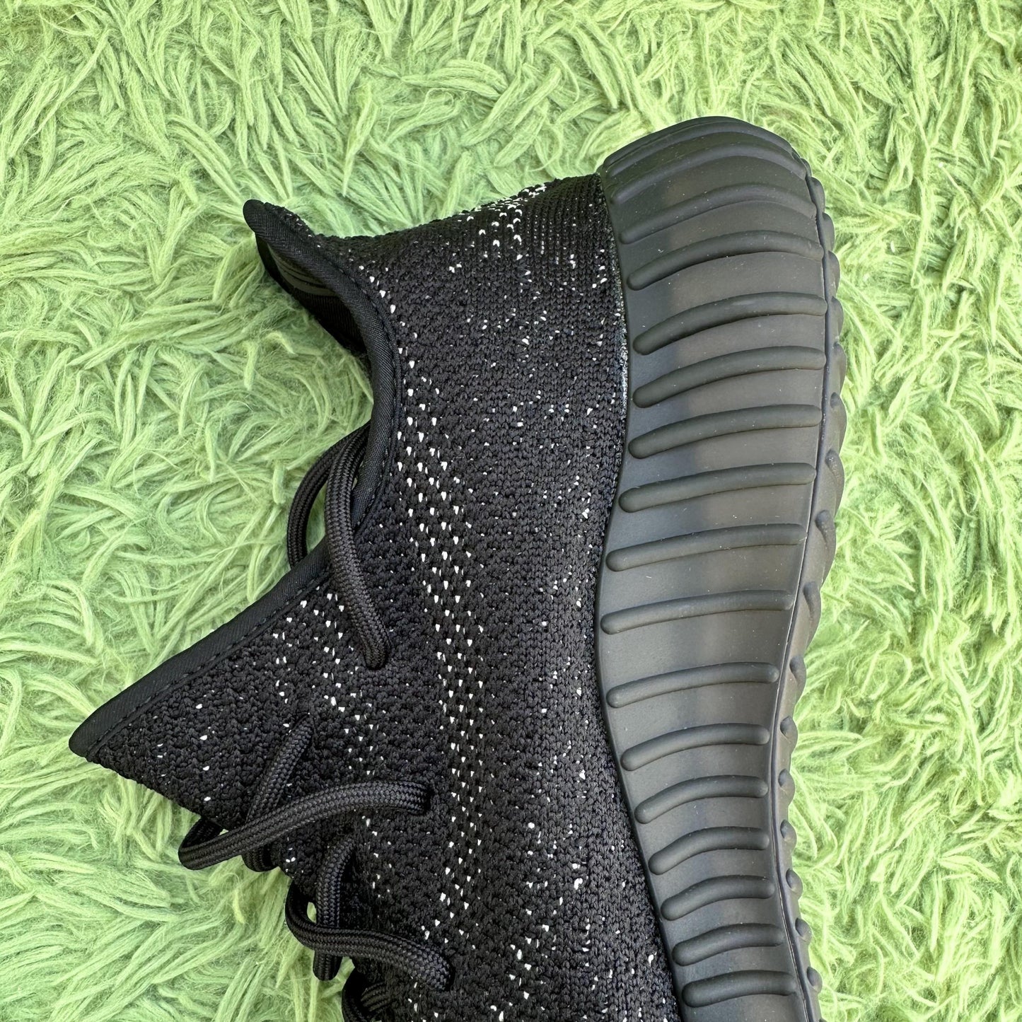 adidas Yeezy Boost 350 V2 Core Black White