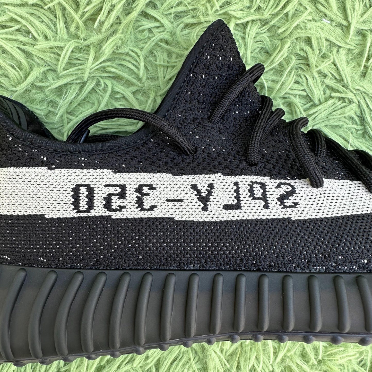 adidas Yeezy Boost 350 V2 Core Black White