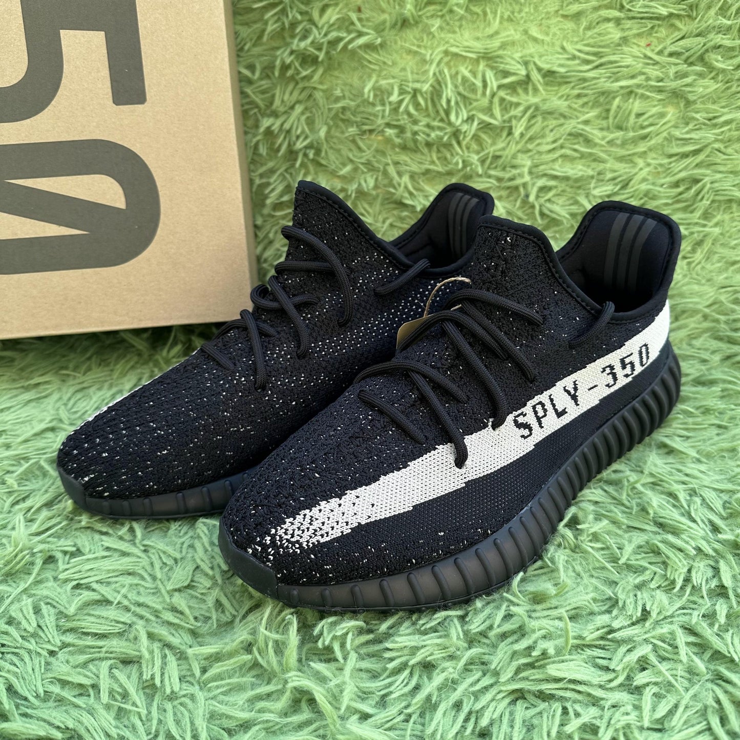adidas Yeezy Boost 350 V2 Core Black White