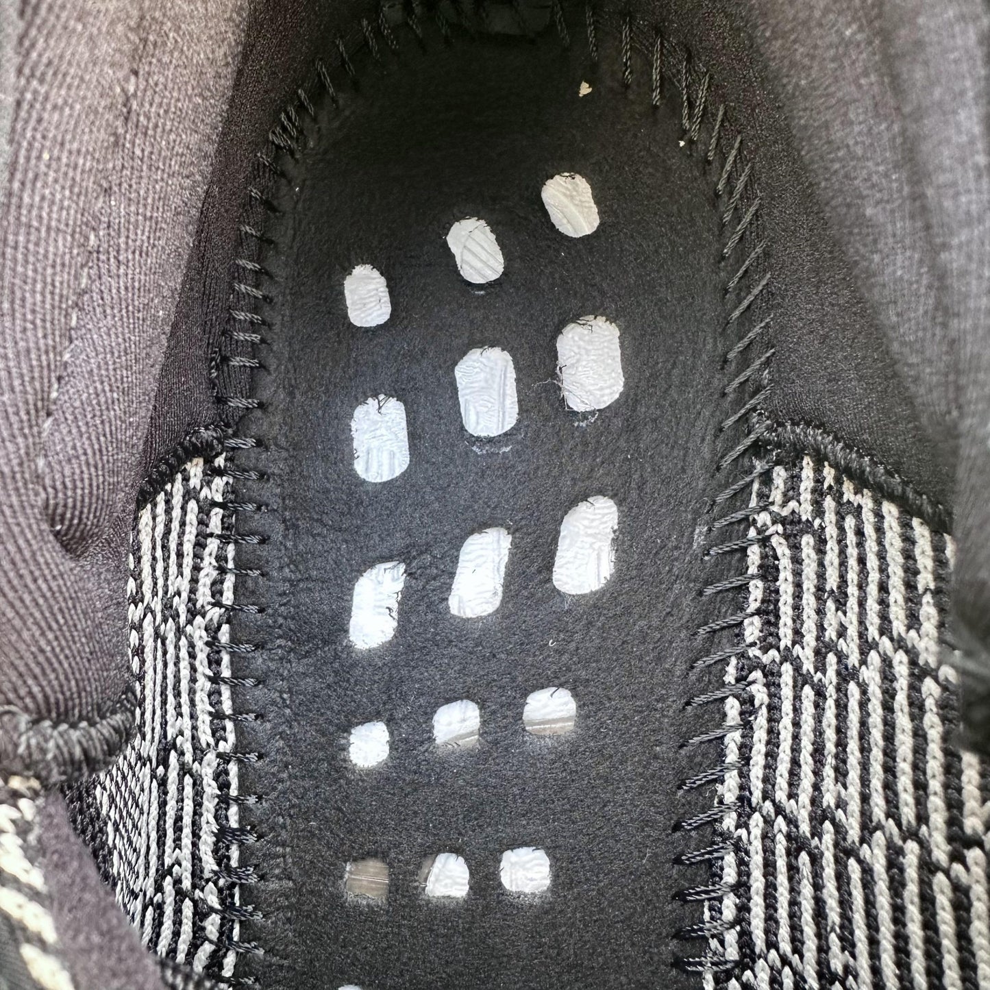 adidas Yeezy Boost 350 V2 Core Black White