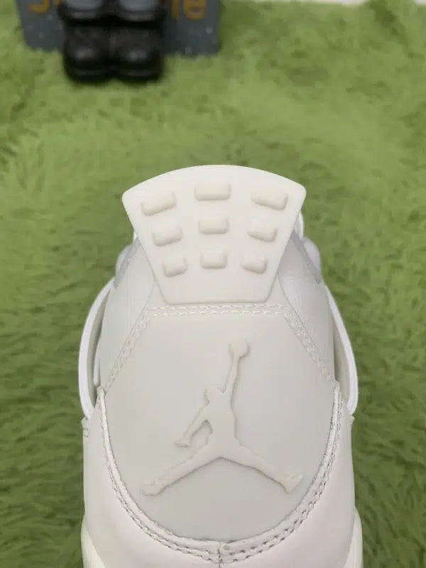 Air Jordan 4 “Metallic Gold”
