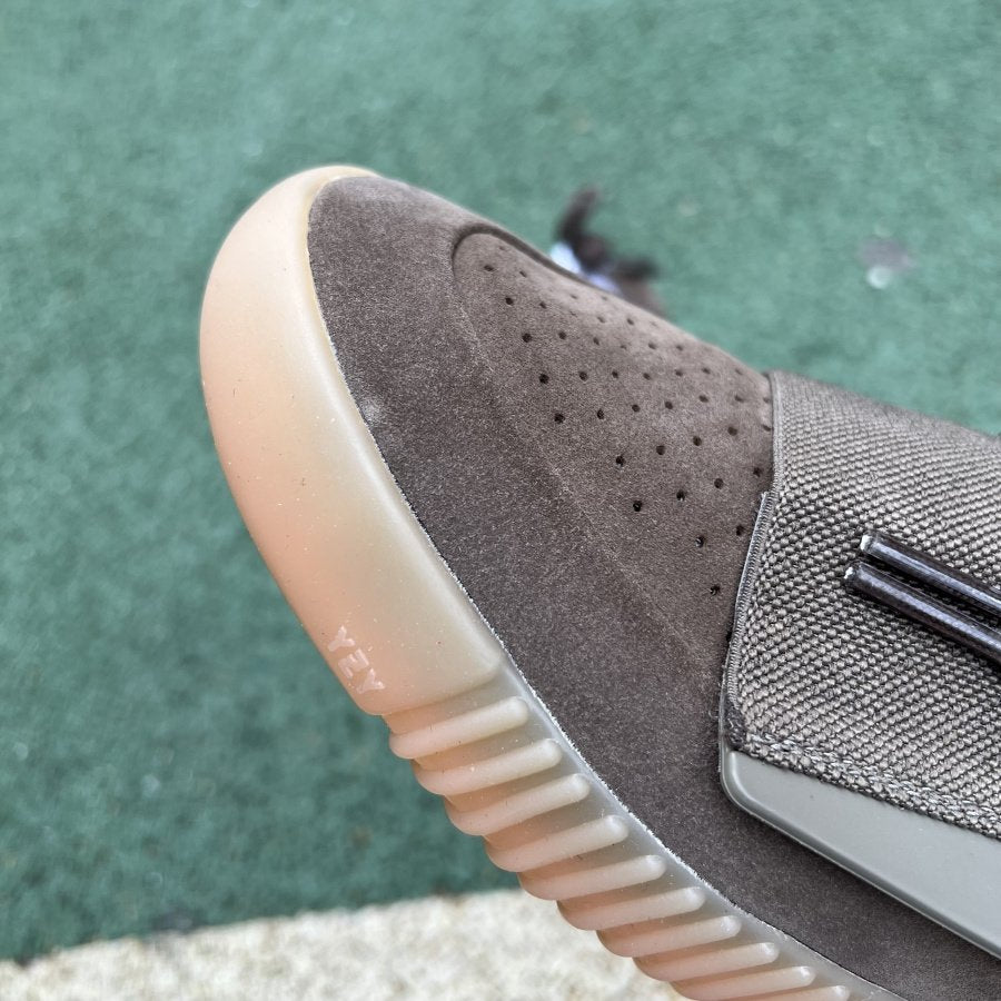 adidas Yeezy Boost 750 Light Brown Gum (Chocolate)