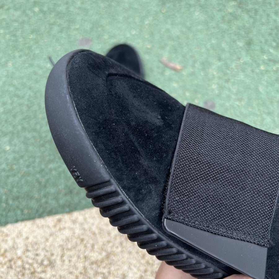 adidas Yeezy Boost 750 Triple Black
