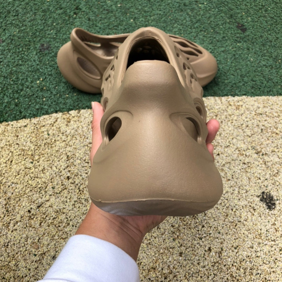adidas Yeezy Foam RNNR Mist